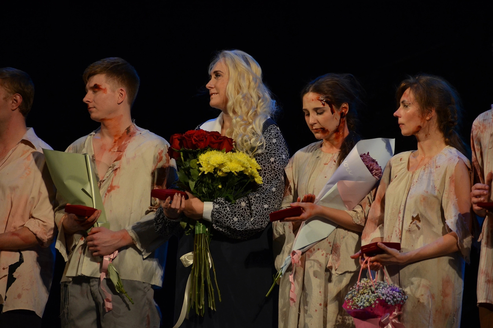 Луганский театр представил премьеру спектакля «Молодая гвардия»