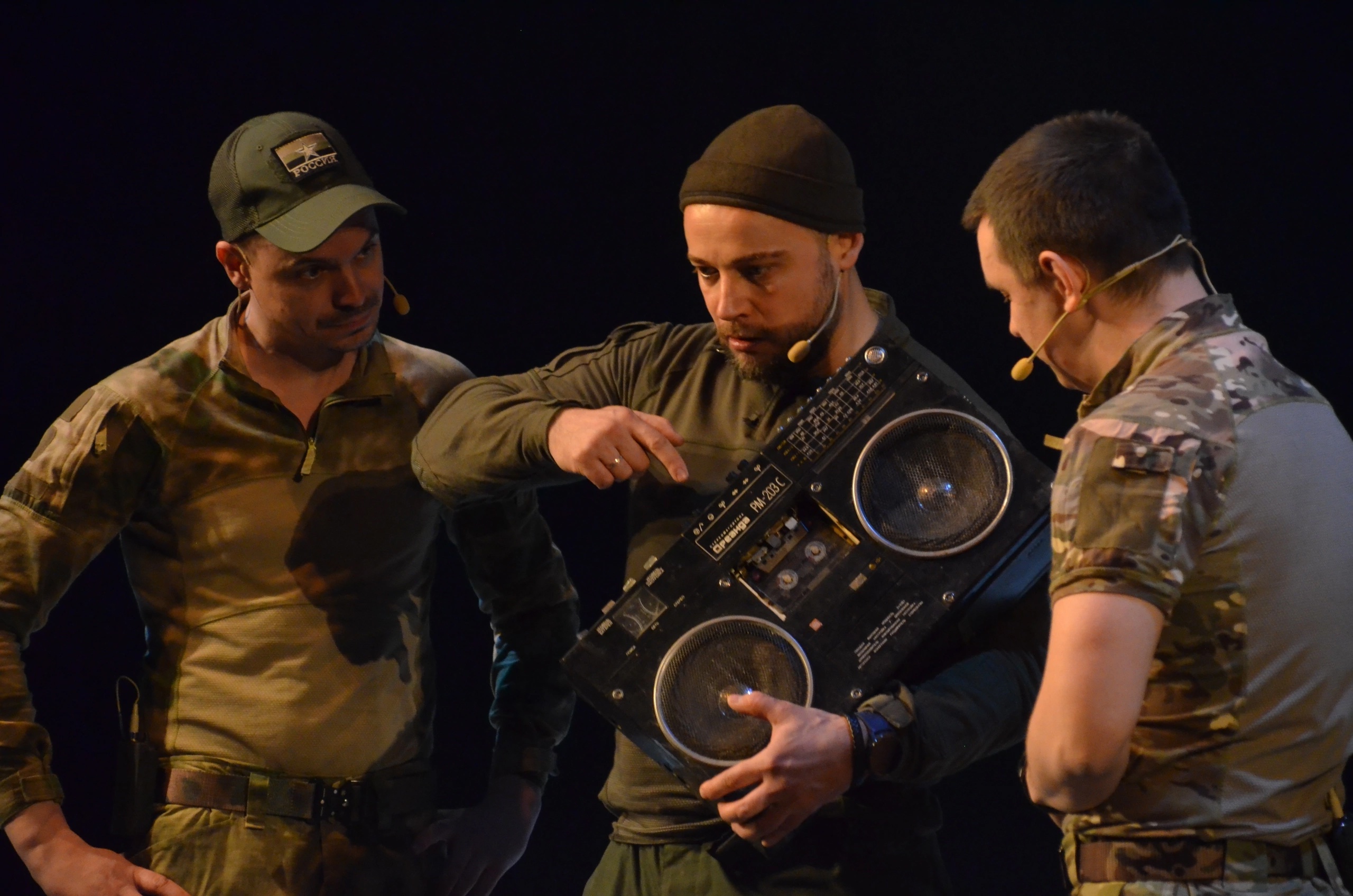 Луганский драматический театр представил в Биробиджане спектакли о современности и классике